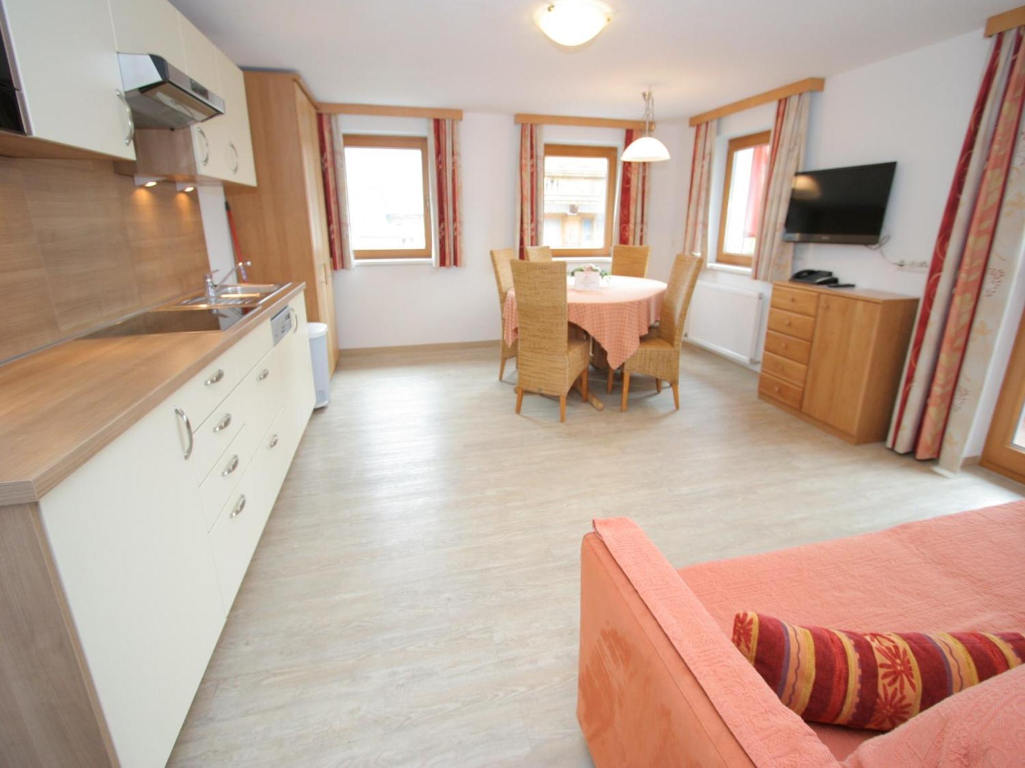 Spacious Apartment In Uderns Near Ski Area Exteriér fotografie