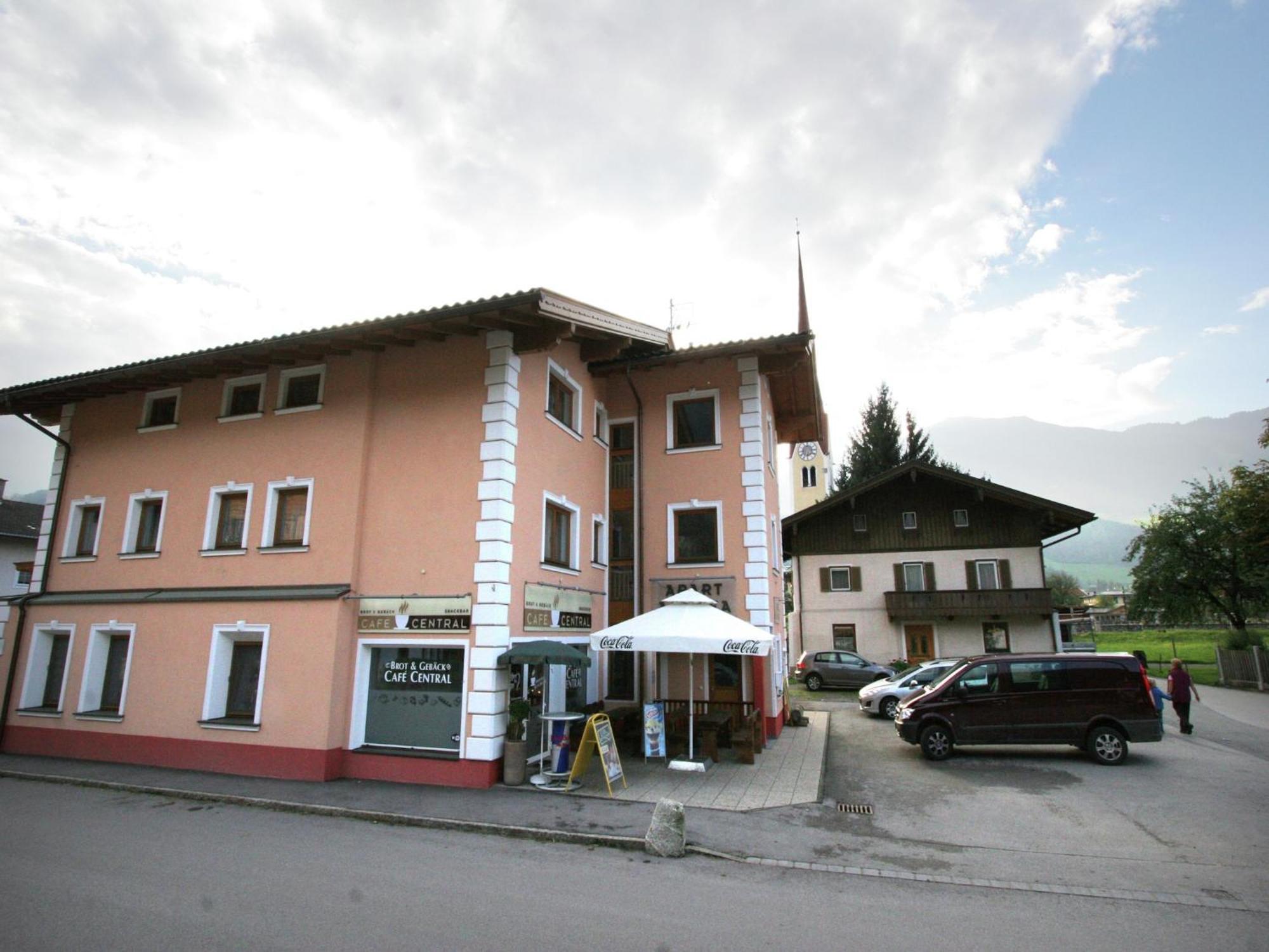 Spacious Apartment In Uderns Near Ski Area Exteriér fotografie