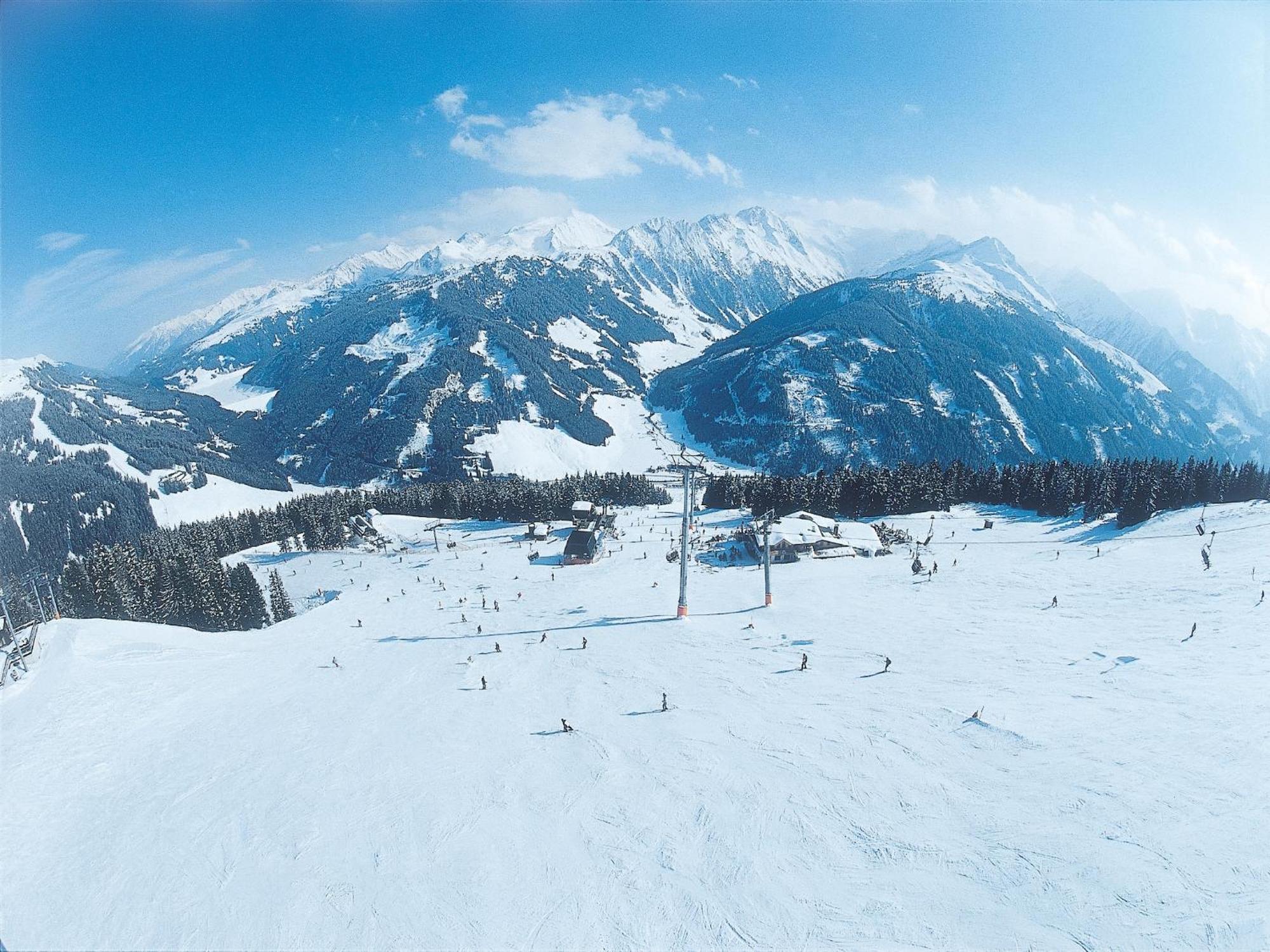 Spacious Apartment In Uderns Near Ski Area Exteriér fotografie